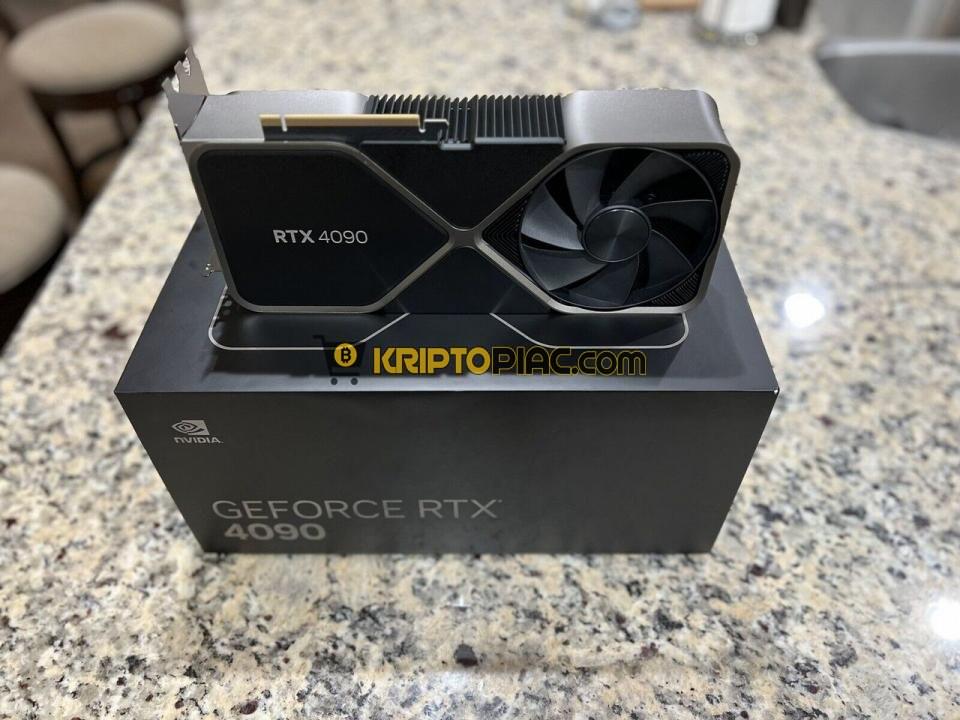 NVIDIA GeForce RTX 4090 Founders Edition Graphics Card - 2/3
