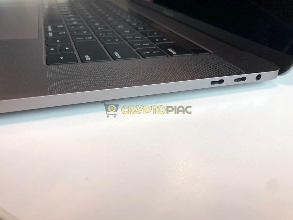 MacBook Pro 2018 - 4/9